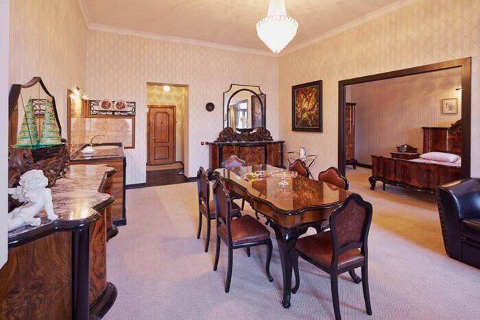 Exclusive Apartment On Shevchenko Avenue 10 Liov Exterior foto